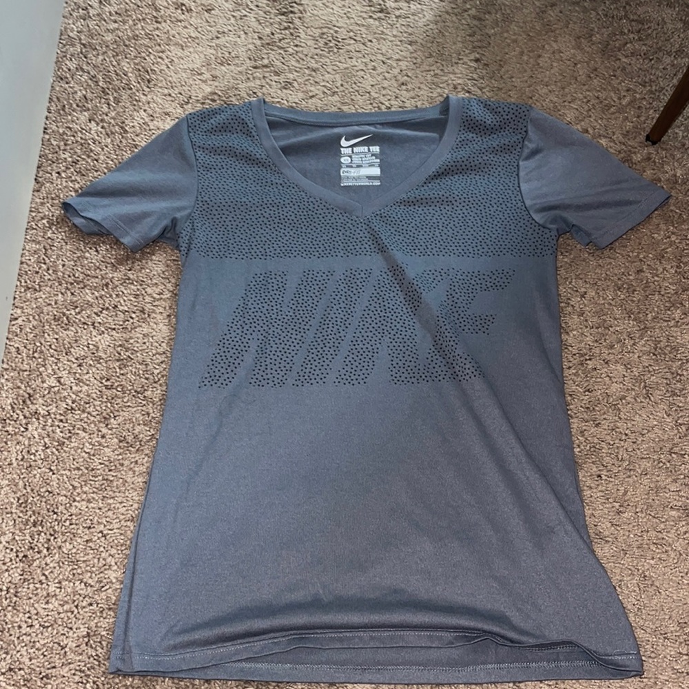 Womens Nike dry fit gray shirt